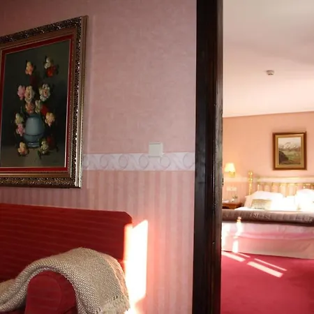 Arcea Halcon Palace